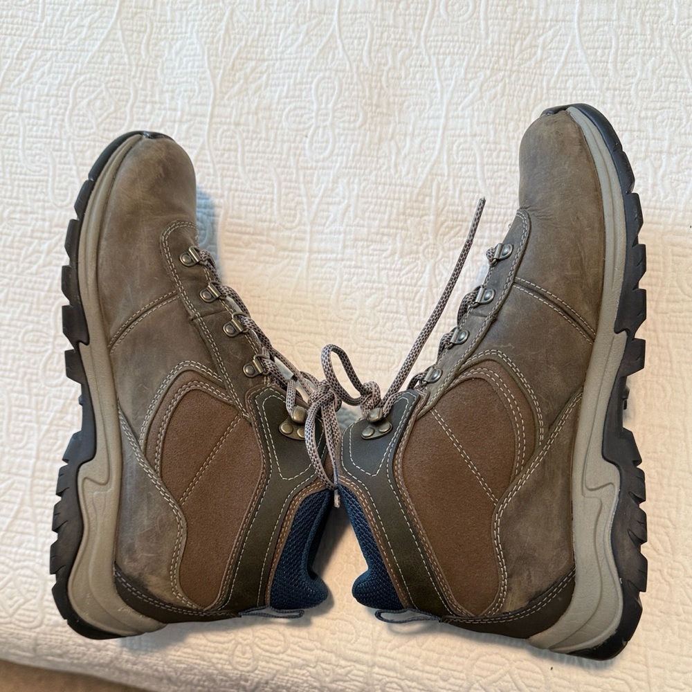 Timberland Women’s Gray and Brown Boots